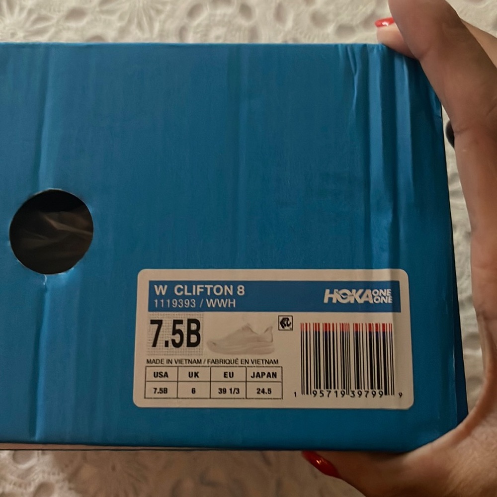 Hoka Clifton 8